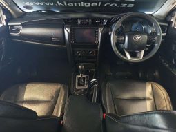 
										Toyota Fortuner FORTUNER 2.4GD-6 R/B A/T full									