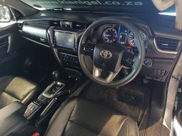 
										Toyota Fortuner FORTUNER 2.4GD-6 R/B A/T full									