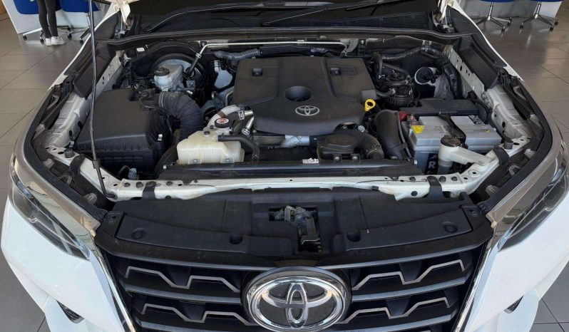
								Toyota Fortuner FORTUNER 2.8GD-6 4X4 A/T full									