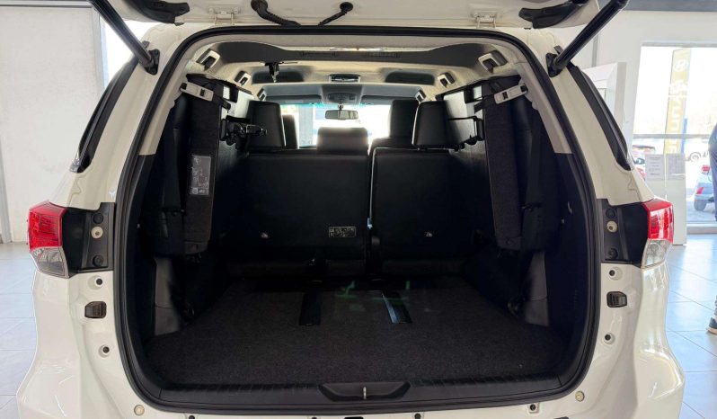 
								Toyota Fortuner FORTUNER 2.8GD-6 4X4 A/T full									