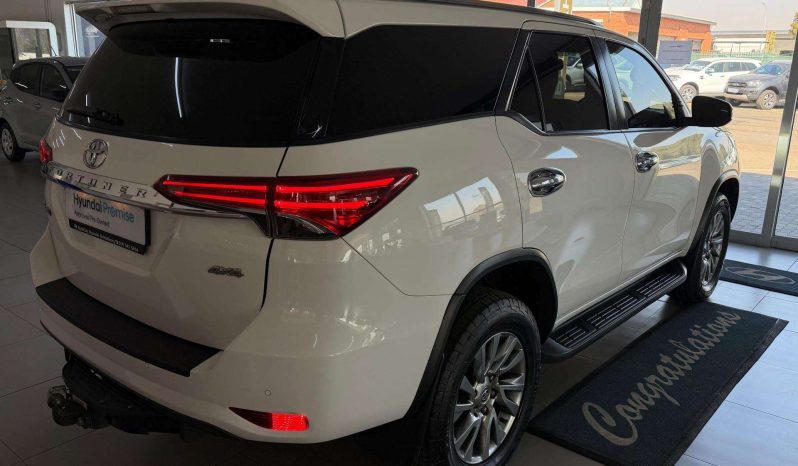
								Toyota Fortuner FORTUNER 2.8GD-6 4X4 A/T full									