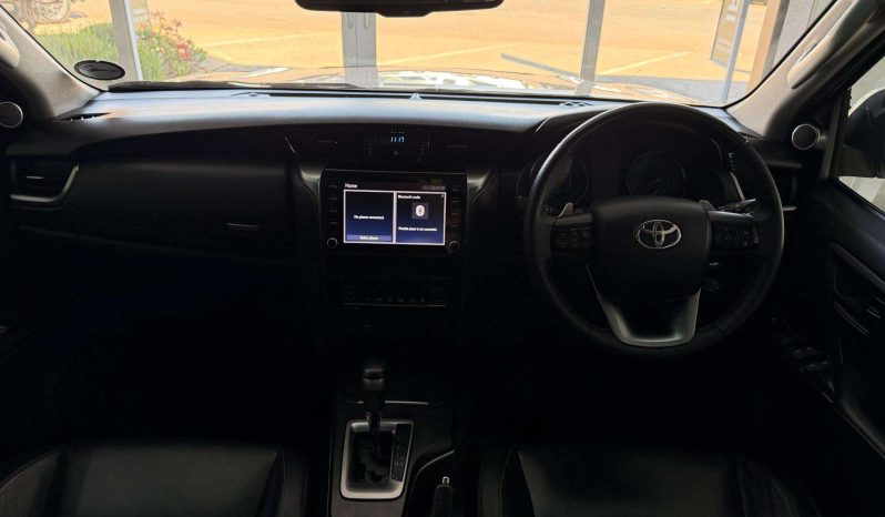 
								Toyota Fortuner FORTUNER 2.8GD-6 4X4 A/T full									