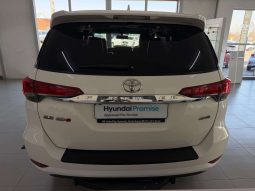 
										Toyota Fortuner FORTUNER 2.8GD-6 4X4 A/T full									