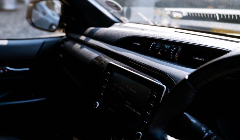 
								Toyota Hilux 2.8GD-6 Double Cab Legend Auto full									
