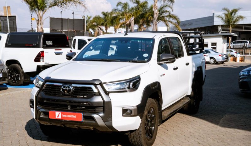 
								Toyota Hilux 2.8GD-6 Double Cab Legend Auto full									