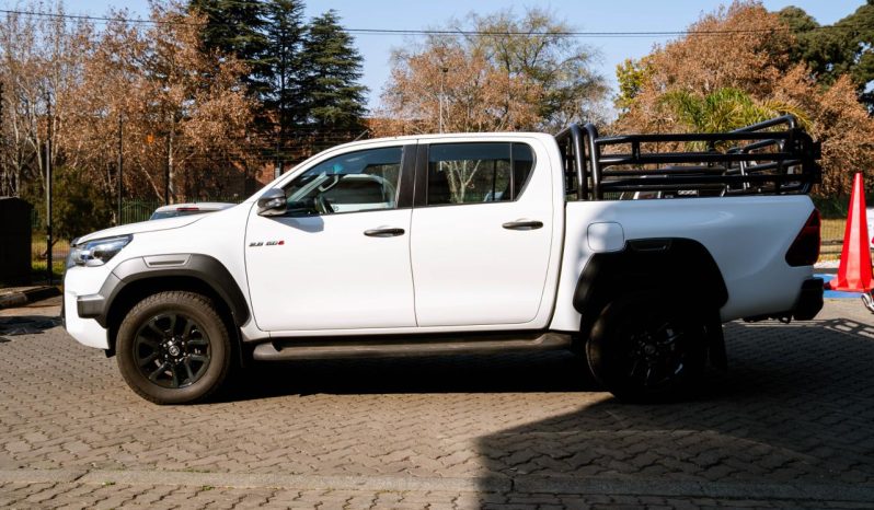 
								Toyota Hilux 2.8GD-6 Double Cab Legend Auto full									