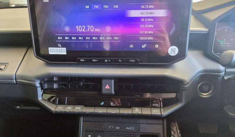 
								Toyota HILUX 2016 ON HILUX 2.8 GD-6 RB LEGEND A/T P/U D/C (MHEV) full									