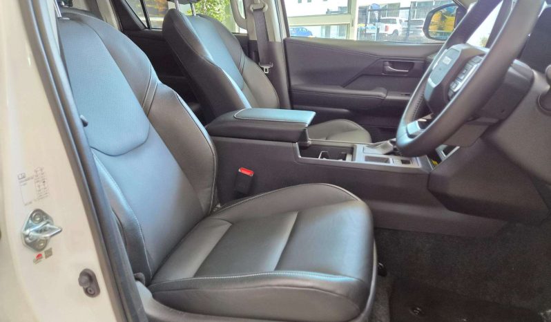 
								Toyota HILUX 2016 ON HILUX 2.8 GD-6 RB LEGEND A/T P/U D/C (MHEV) full									