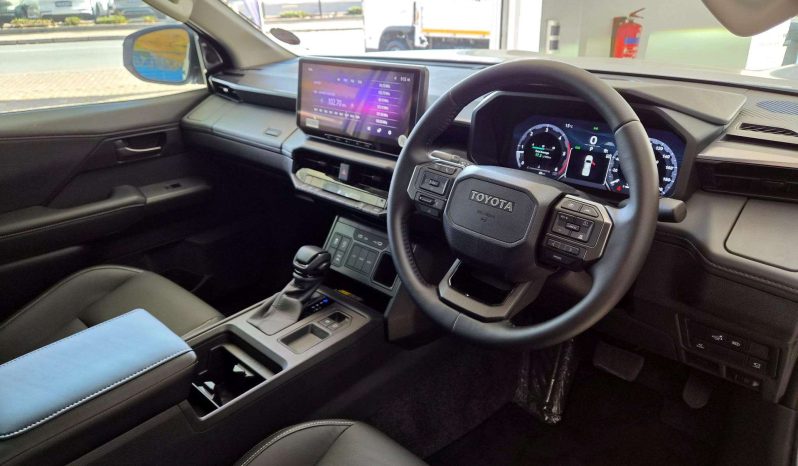 
								Toyota HILUX 2016 ON HILUX 2.8 GD-6 RB LEGEND A/T P/U D/C (MHEV) full									