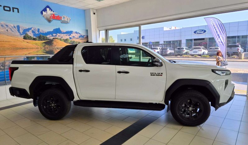 
								Toyota HILUX 2016 ON HILUX 2.8 GD-6 RB LEGEND A/T P/U D/C (MHEV) full									