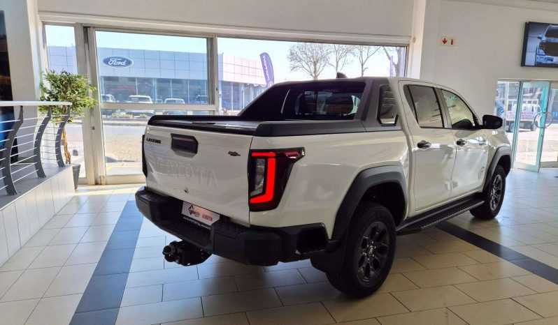 
								Toyota HILUX 2016 ON HILUX 2.8 GD-6 RB LEGEND A/T P/U D/C (MHEV) full									