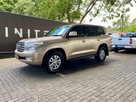 Toyota Land Cruiser 200 4.5 D-4D Vx At