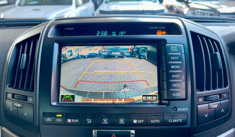 
								Toyota Land Cruiser 200 4.5 D-4D Vx At full									