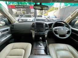 
										Toyota Land Cruiser 200 4.5 D-4D Vx At full									