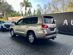 
										Toyota Land Cruiser 200 4.5 D-4D Vx At full									