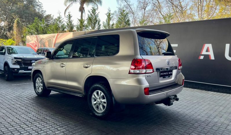 
								Toyota Land Cruiser 200 4.5 D-4D Vx At full									