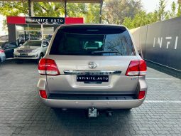 
										Toyota Land Cruiser 200 4.5 D-4D Vx At full									