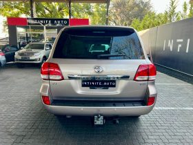 Toyota Land Cruiser 200 4.5 D-4D Vx At