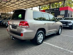 
										Toyota Land Cruiser 200 4.5 D-4D Vx At full									