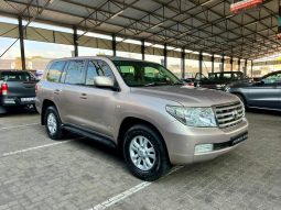 
										Toyota Land Cruiser 200 4.5 D-4D Vx At full									