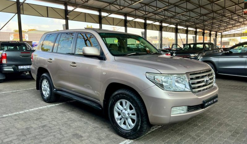 
								Toyota Land Cruiser 200 4.5 D-4D Vx At full									