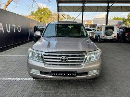 
										Toyota Land Cruiser 200 4.5 D-4D Vx At full									