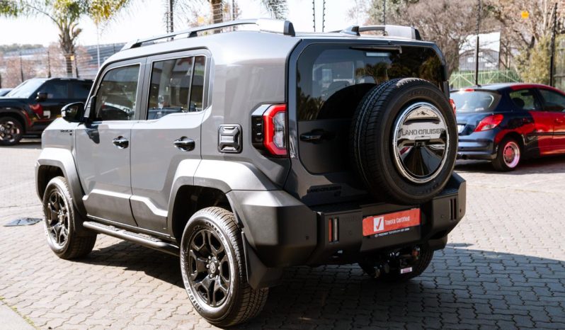
								Toyota Land Cruiser FJ 2.7 4×4 VX full									