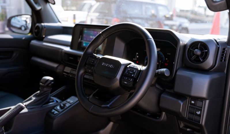 
								Toyota Land Cruiser FJ 2.7 4×4 VX full									