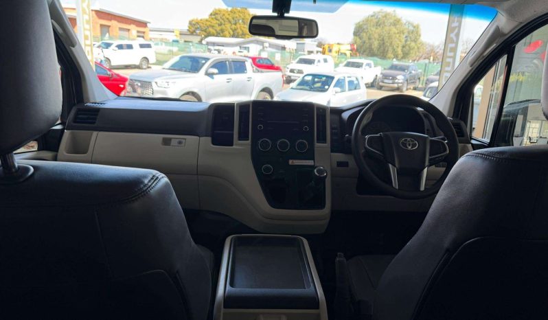 
								Toyota QUANTUM/HIACE QUANTUM 2.8 GL 11 SEAT full									