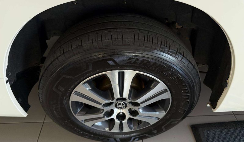 
								Toyota QUANTUM/HIACE QUANTUM 2.8 GL 11 SEAT full									