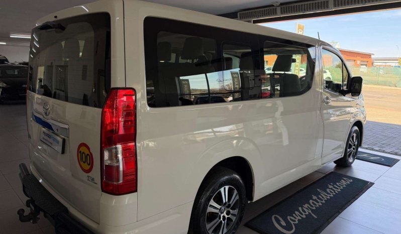 
								Toyota QUANTUM/HIACE QUANTUM 2.8 GL 11 SEAT full									