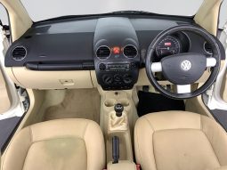 
										Volkswagen Beetle 2.0 Cabriolet full									