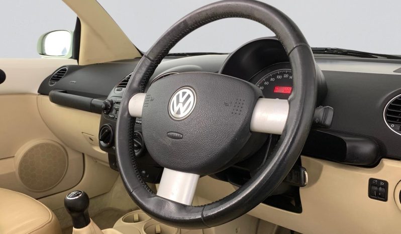 
								Volkswagen Beetle 2.0 Cabriolet full									