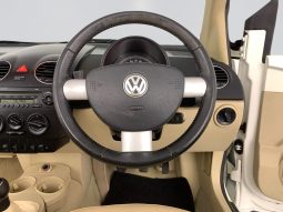 
										Volkswagen Beetle 2.0 Cabriolet full									