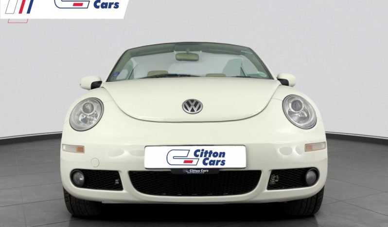 
								Volkswagen Beetle 2.0 Cabriolet full									