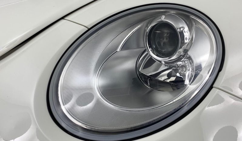 
								Volkswagen Beetle 2.0 Cabriolet full									