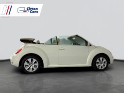 
										Volkswagen Beetle 2.0 Cabriolet full									