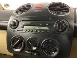
										Volkswagen Beetle 2.0 Cabriolet full									