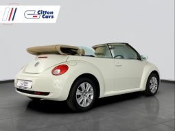 
										Volkswagen Beetle 2.0 Cabriolet full									