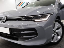 
										Volkswagen Golf 8 1.4 Tsi Life Plus full									
