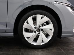 
										Volkswagen Golf 8 1.4 Tsi Life Plus full									