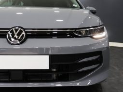 
										Volkswagen Golf 8 1.4 Tsi Life Plus full									