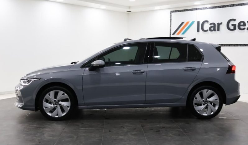 
								Volkswagen Golf 8 1.4 Tsi Life Plus full									