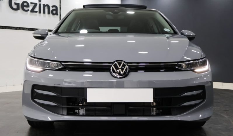 
								Volkswagen Golf 8 1.4 Tsi Life Plus full									