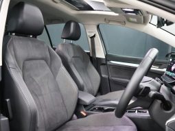 
										Volkswagen Golf 8 1.4 Tsi Life Plus full									
