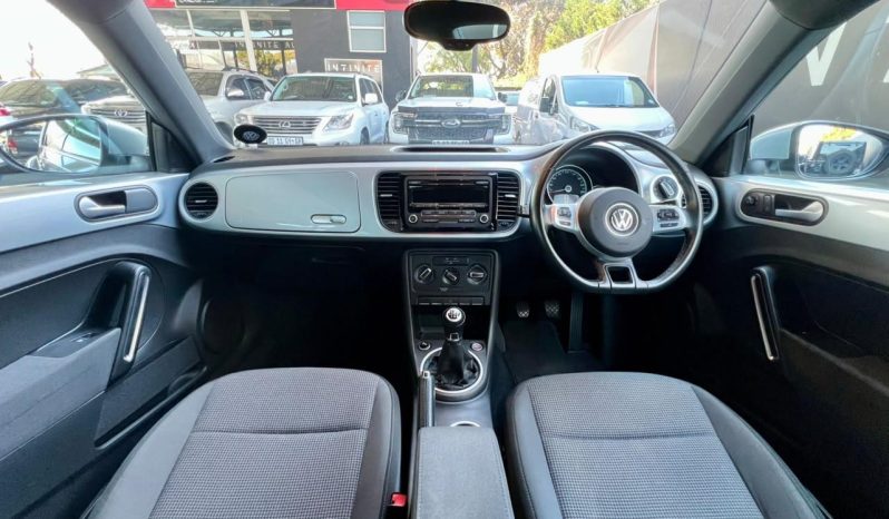 
								Volkswagen New Beetle 1.2 Tsi Design full									