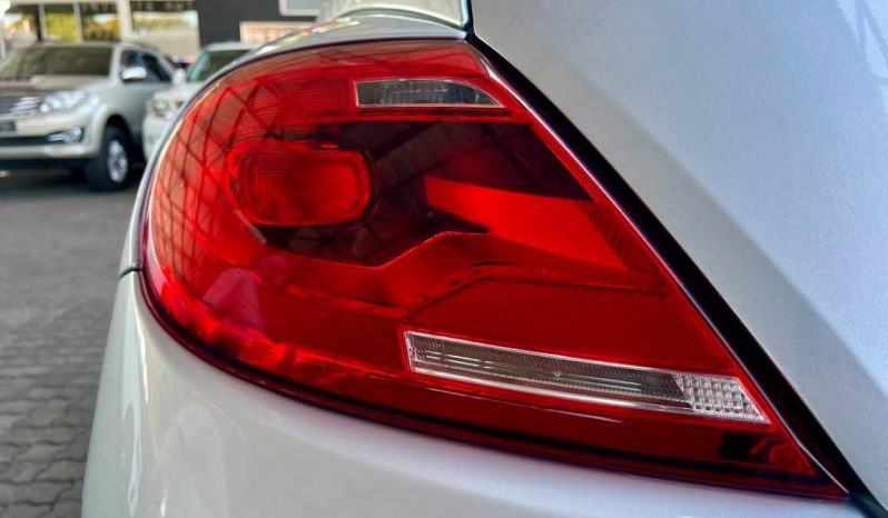 
								Volkswagen New Beetle 1.2 Tsi Design full									
