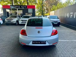 
										Volkswagen New Beetle 1.2 Tsi Design full									
