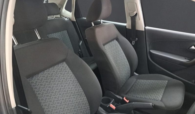 
								VOLKSWAGEN POLO VIVO HATCH 1.6 LIFE TIPT full									