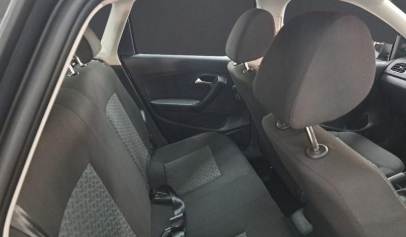 
								VOLKSWAGEN POLO VIVO HATCH 1.6 LIFE TIPT full									